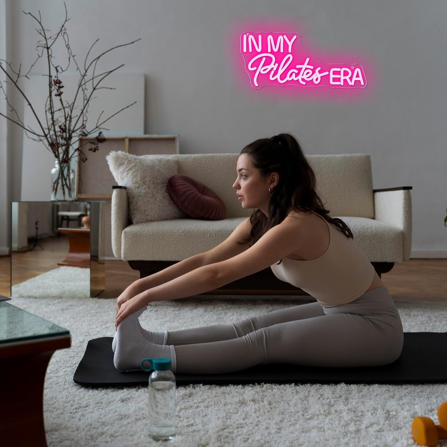 Letreiro Neon 'In My Pilates E - Pilates Yoga Room avaliação e preço